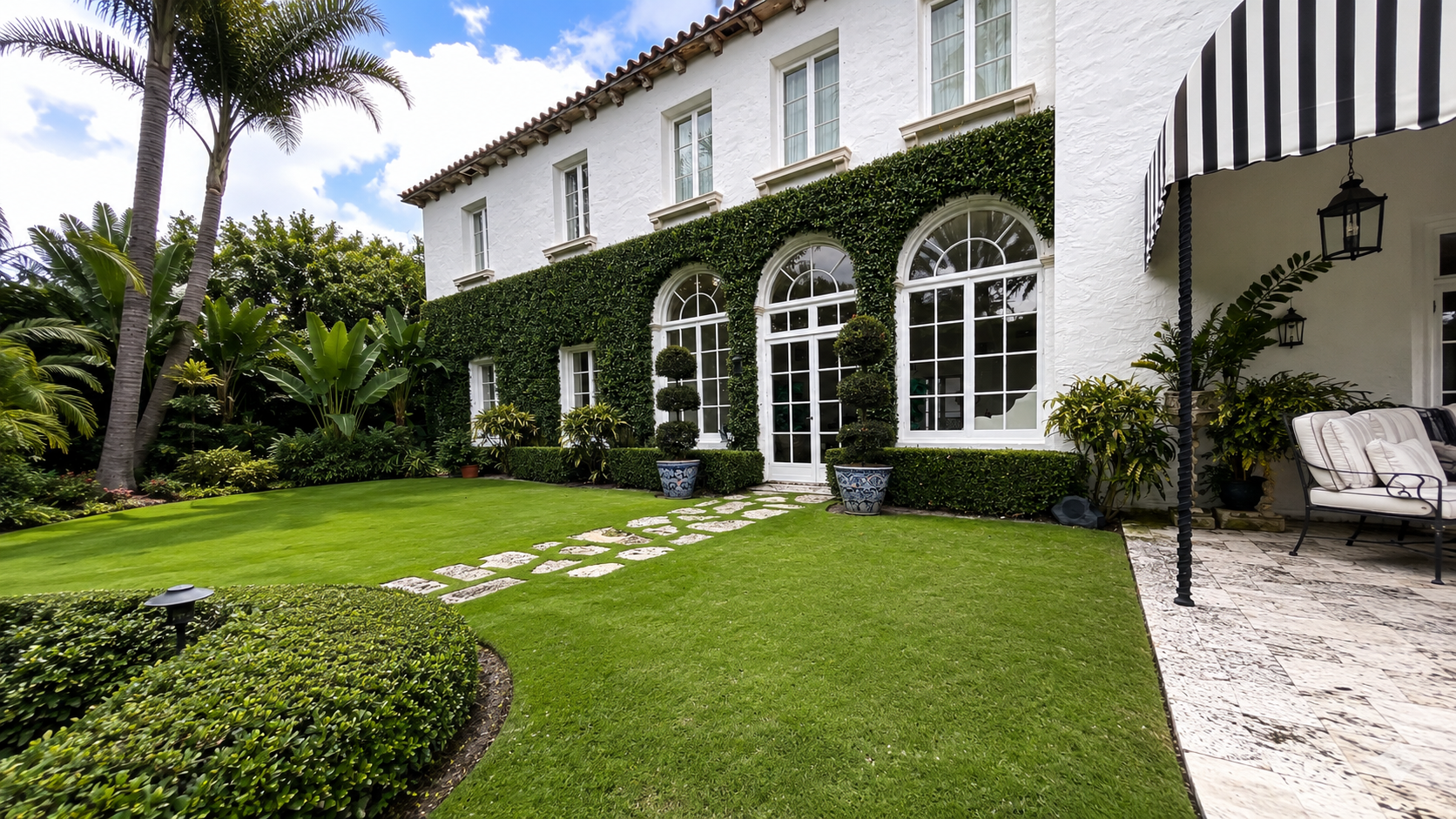 Palm Beach entertainment area designed for seamless audio experiences.